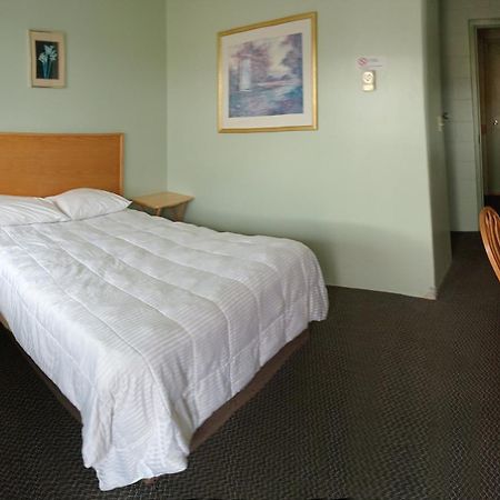 Chimo Motel Cochrane Εξωτερικό φωτογραφία