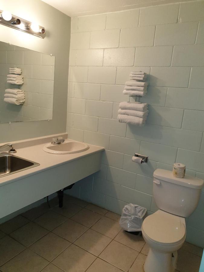 Chimo Motel Cochrane Εξωτερικό φωτογραφία