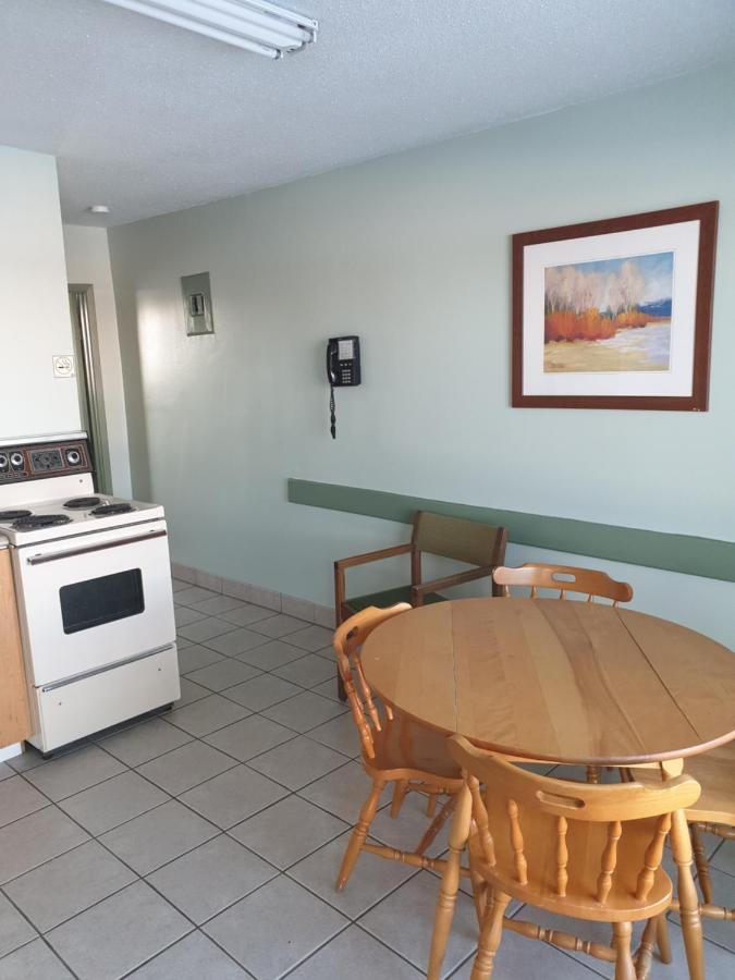 Chimo Motel Cochrane Εξωτερικό φωτογραφία