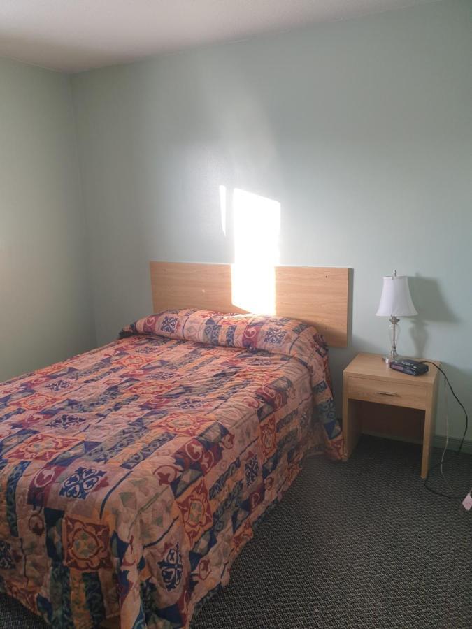 Chimo Motel Cochrane Εξωτερικό φωτογραφία