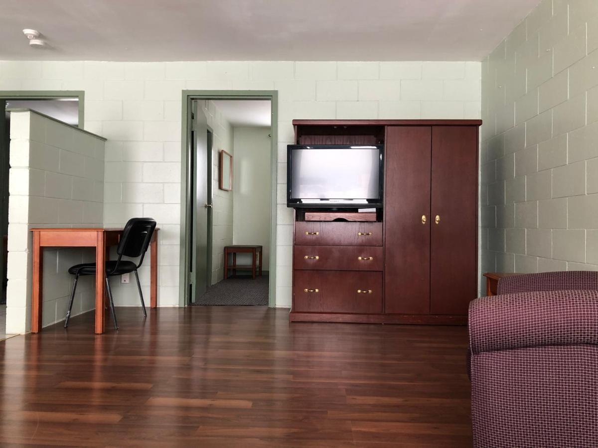 Chimo Motel Cochrane Εξωτερικό φωτογραφία