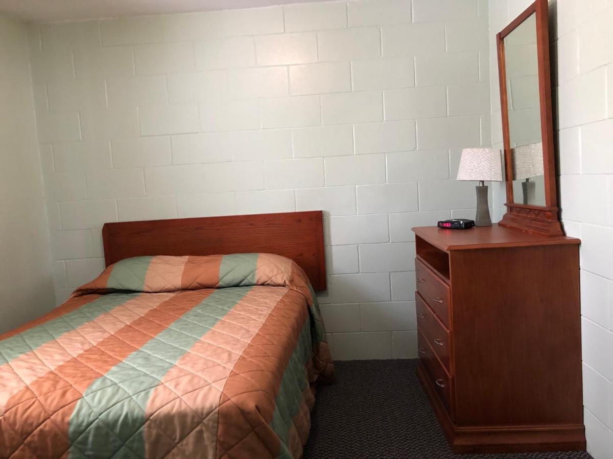 Chimo Motel Cochrane Εξωτερικό φωτογραφία