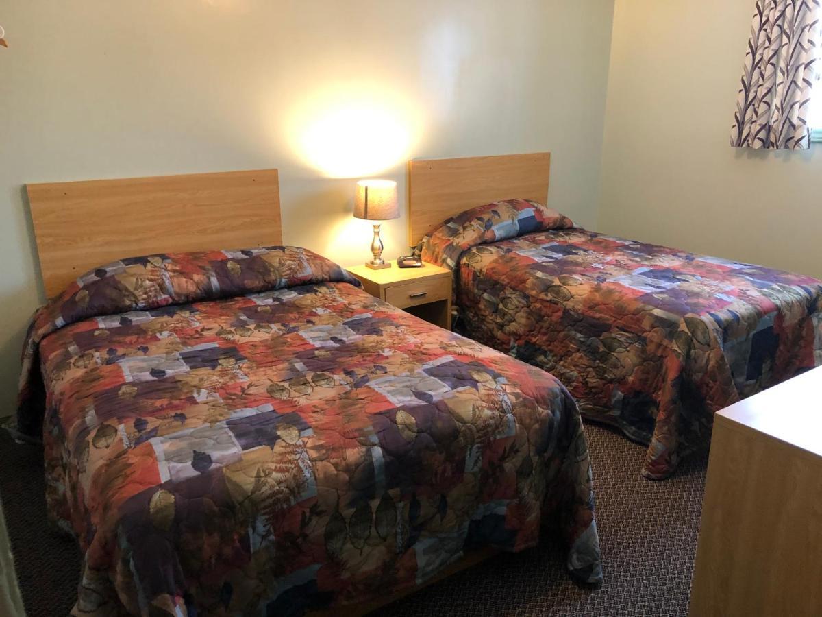 Chimo Motel Cochrane Εξωτερικό φωτογραφία